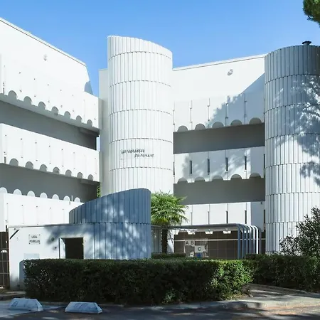 Chez Claude & Isabelle - Joli Climatise Avec Parking Et Piscine